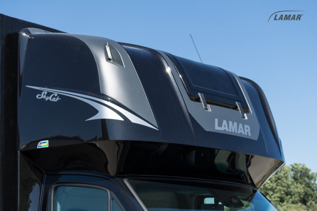 MercedesBenz Sprinter z kabiną sypialną SkyCab LAMAR